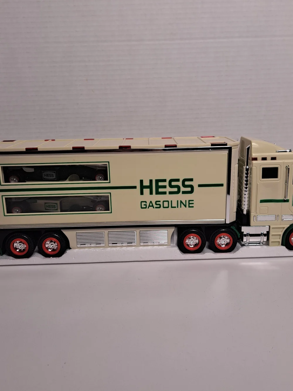 New 2003 Hess Toy Tractor Trailer Truck w/ Race Cars in Original Box